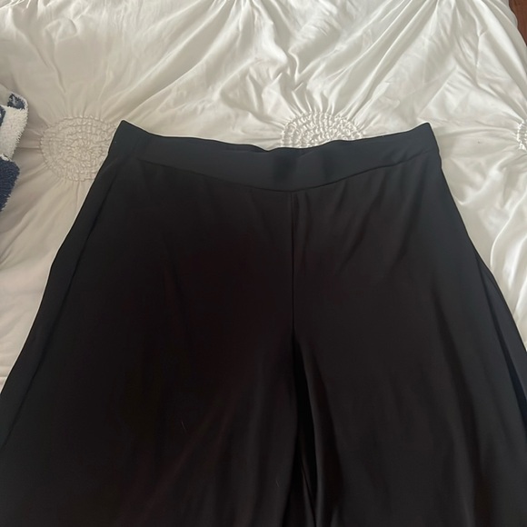 black capris - Picture 1 of 3